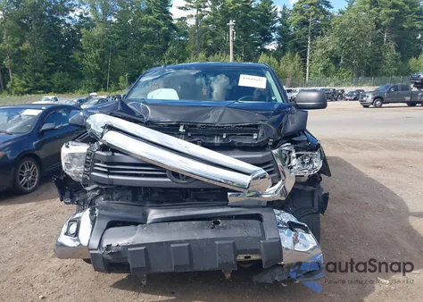 2015 Toyota Tundra Sr5 5.7L V8 z USA, uszkodzony, nr VIN 5TFUY5F18FX428454